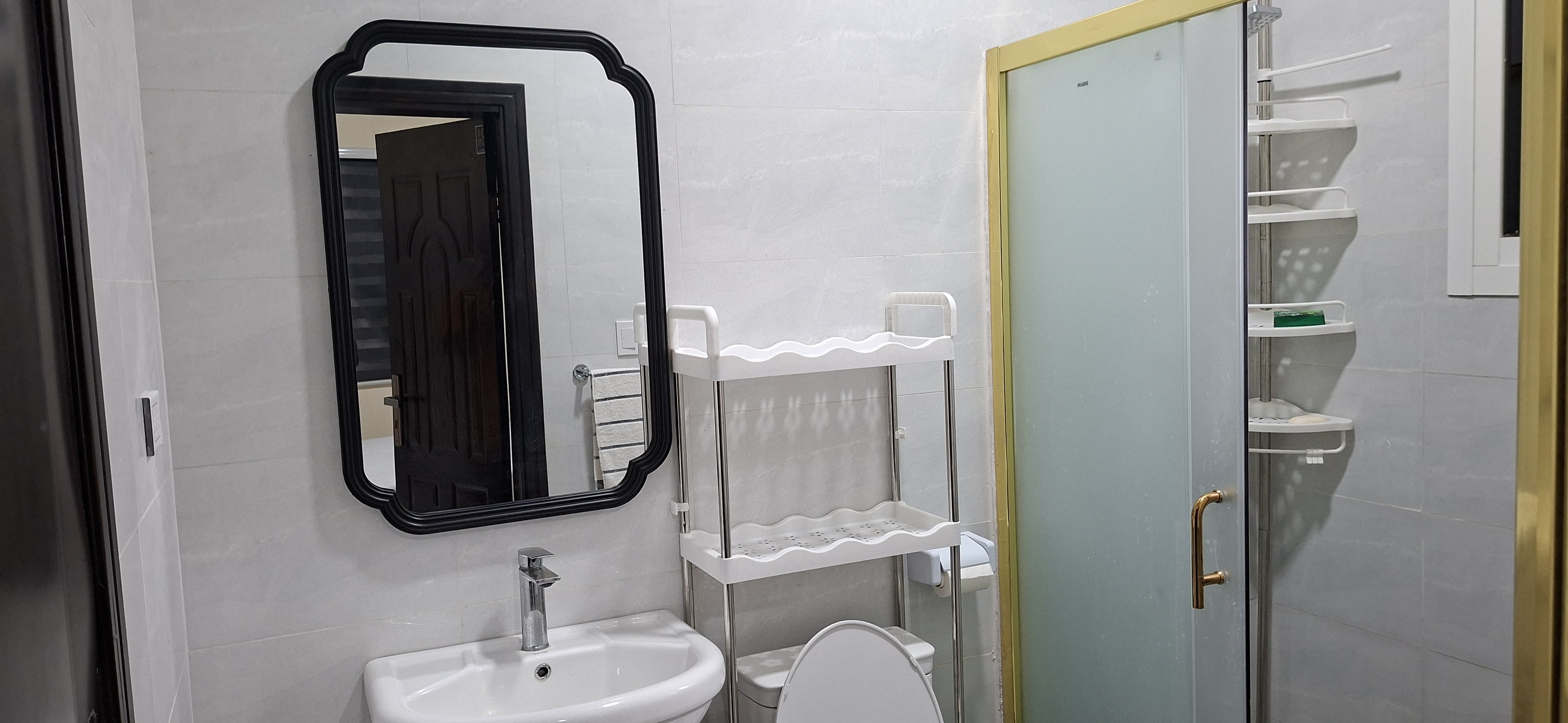 Dd bathroom2 — TEE Guest House apartment in Sinkor, Monrovia